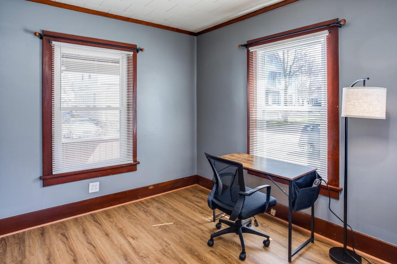Spacious Home With In-Unit Laundry, Parking, 1Gb Wifi, & Patio Deck Рочестър Екстериор снимка
