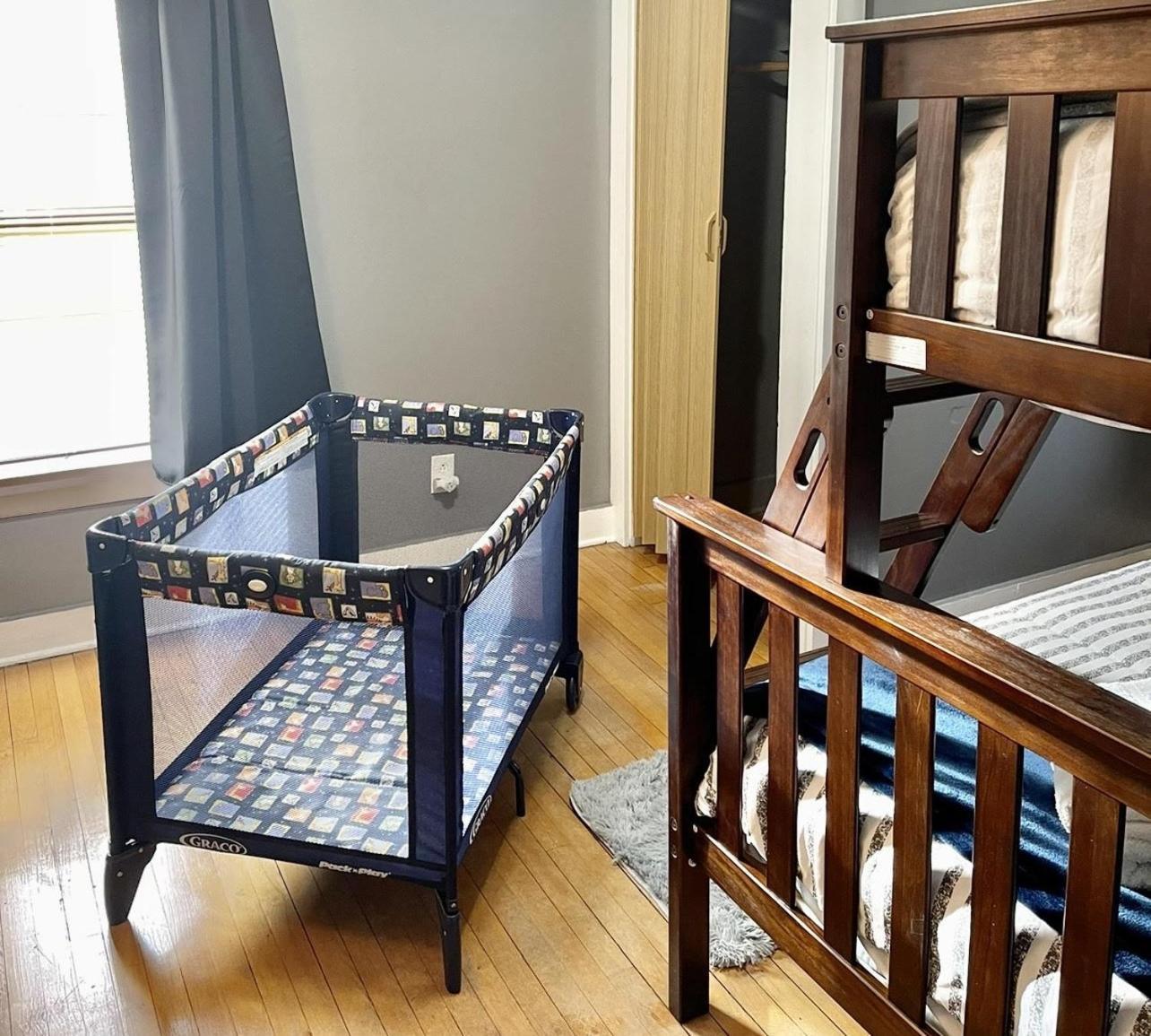 Spacious Home With In-Unit Laundry, Parking, 1Gb Wifi, & Patio Deck Рочестър Екстериор снимка